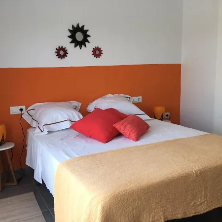 Guest house Casa Sol Y Luz - *